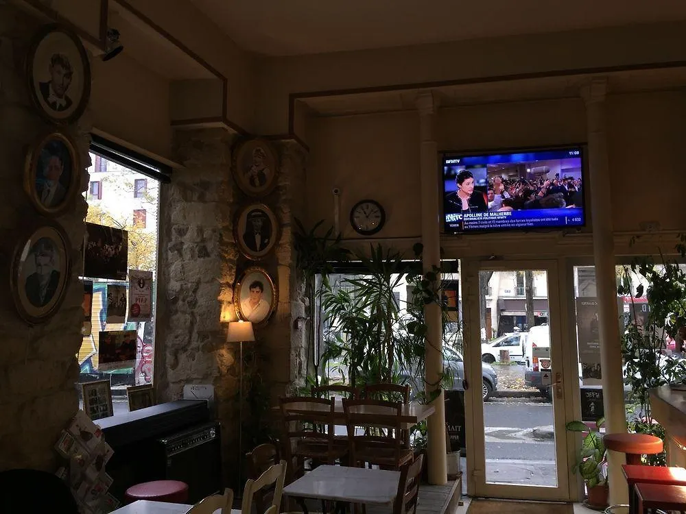 Les Chansonniers Hotel 3*