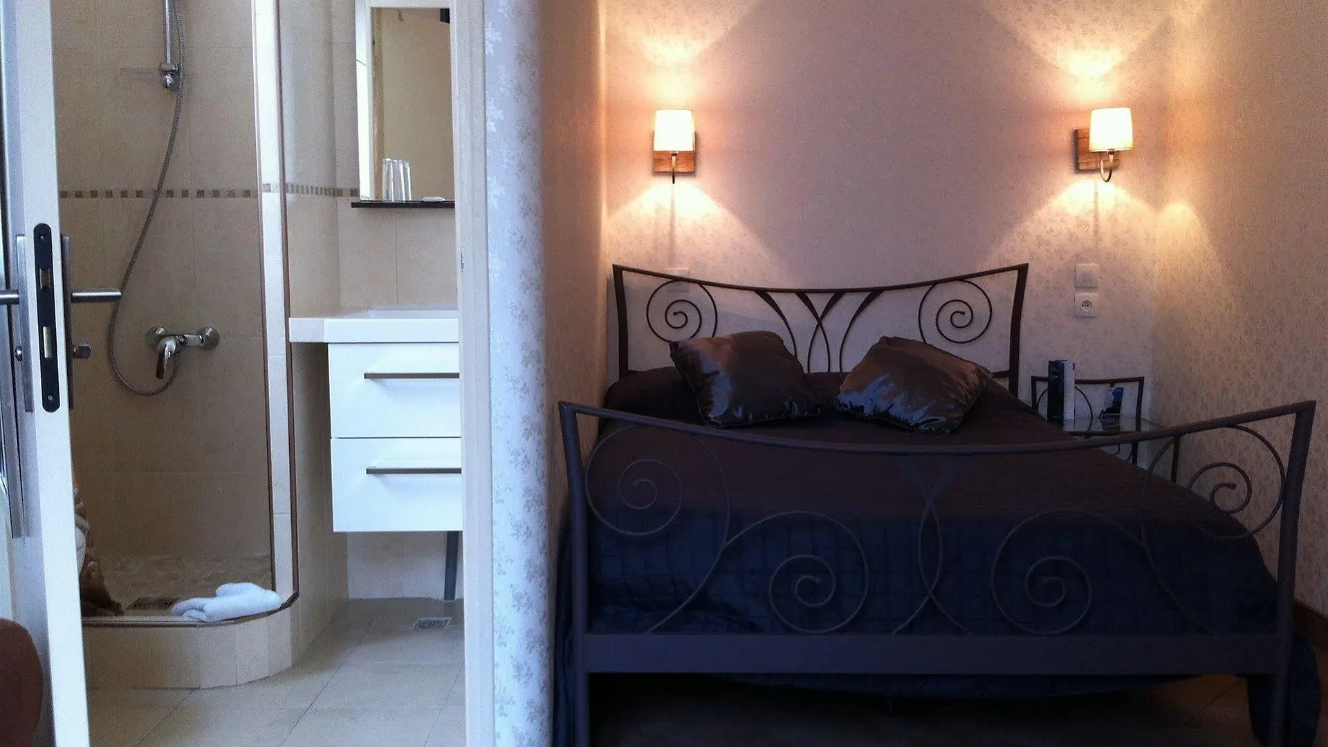 Hotel Les Chansonniers 3*